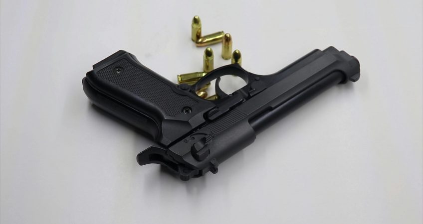 Los Angeles gun crime lawyer explaining the difference between PC 25400 concealed firearm charges and PC 25850 loaded firearm charges